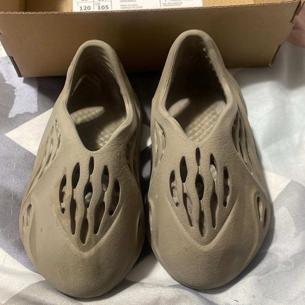 #infant #toddler #yeezy foam runner size 3-4 beige/sand color. AUTHENTIC